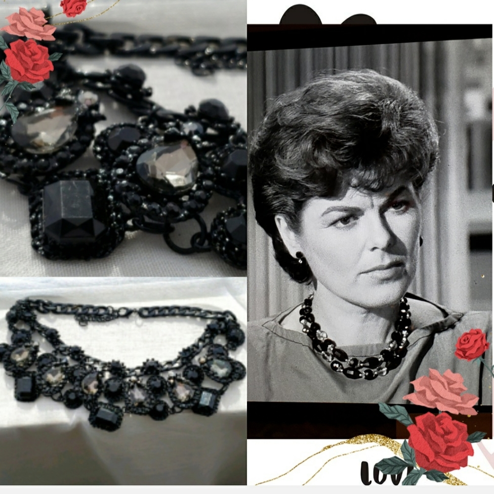 6/$25 Eye Shadow Della Street style necklace